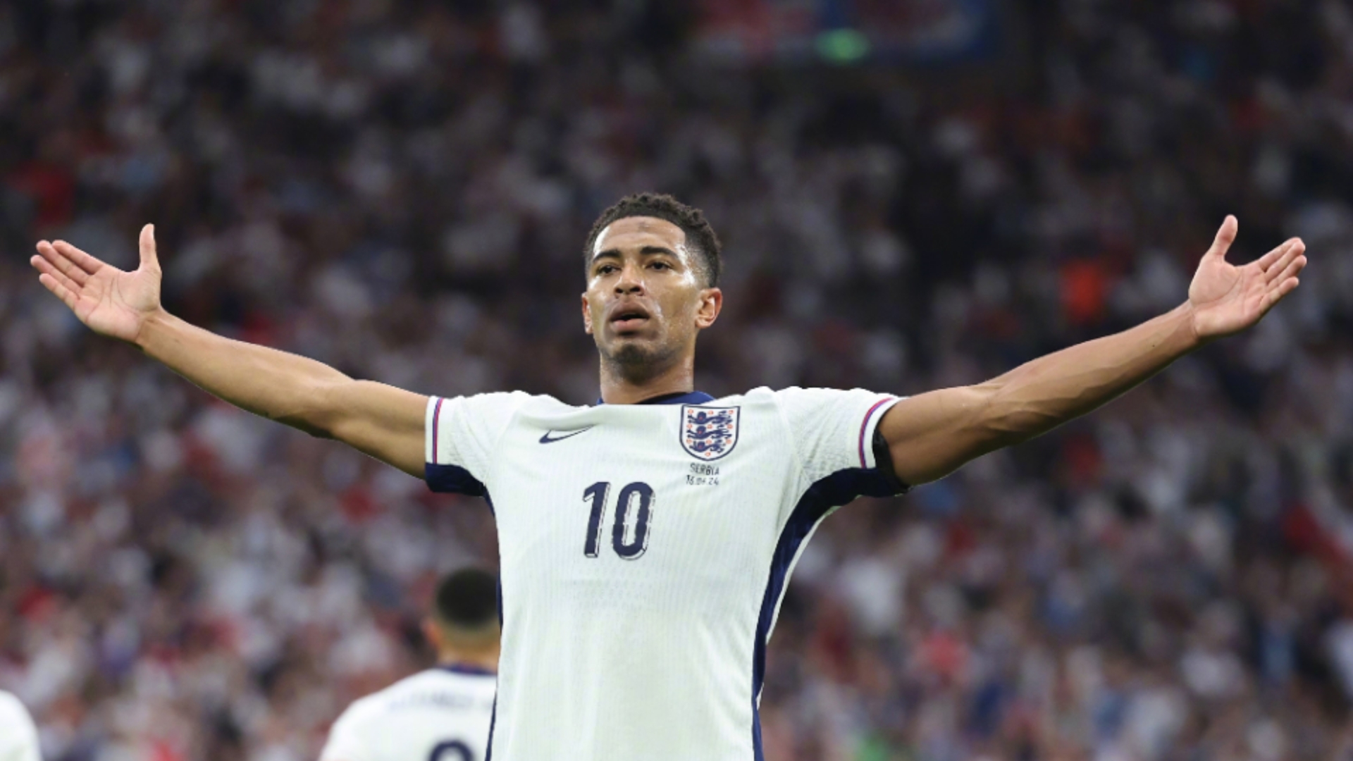 转会传闻，新闻：阿森纳盯上法兰克福的巴霍亚（阿森纳盯上法兰克福巴霍亚：最新转会消息）