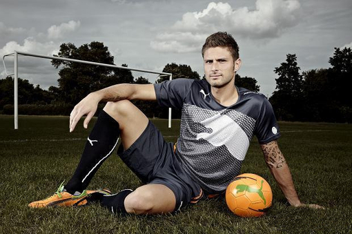 尤尔曼德：此前轮休格里马尔多是为让他休息；本菲卡压力很大（尤尔曼德：轮休格里马尔多只是为恢复体能，本菲卡正承受巨大压力）