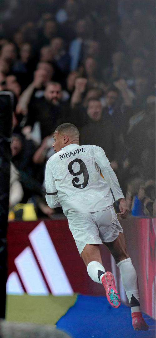 足球欧洲豪门宣布新球场设计方案（欧洲足坛豪门公布新球场设计蓝图）