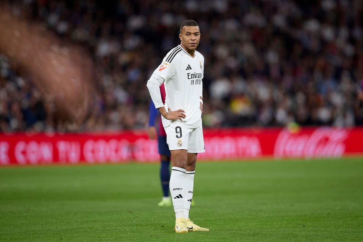 梅开二度助国米终结连败，劳塔罗当选与比萨一役全场最佳（劳塔罗独中两元助国米止住连败，对阵比萨一战荣膺全场最佳）