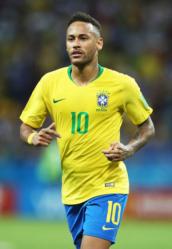 体坛联播｜梅西夺取美职联冠军，萨拉赫炮轰斯洛特（体坛快报丨梅西加冕美职联，萨拉赫抨击斯洛特）