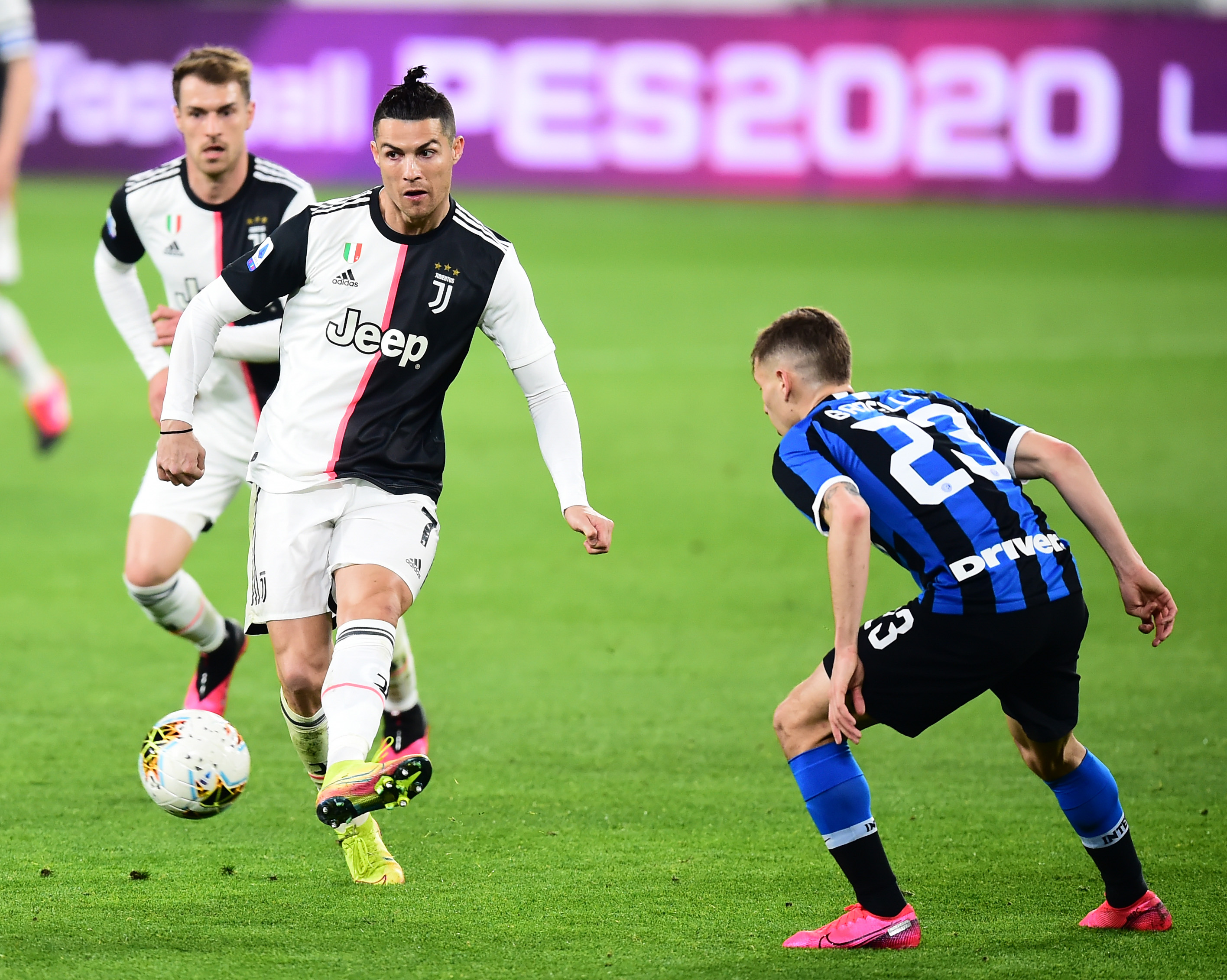 拜仁德甲13轮净胜球+40五大联赛第一，比第二名巴萨多了15球（德甲13轮后拜仁净胜球达+40，领跑五大联赛，较次席巴萨多15球）